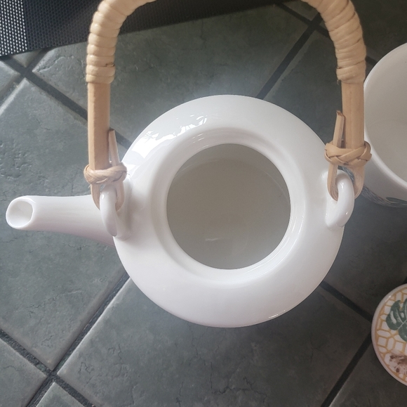 New Porcelain Tea set - Picture 4 of 8